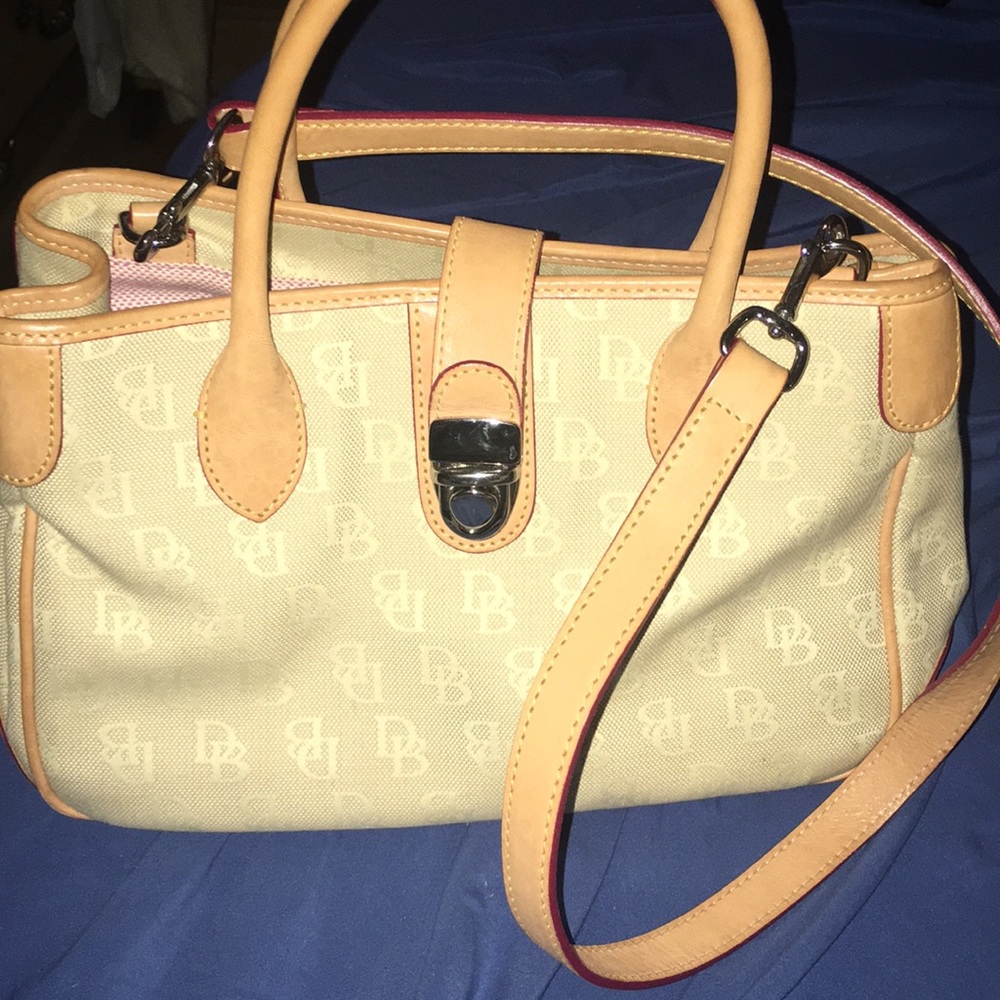 Dooney bourke